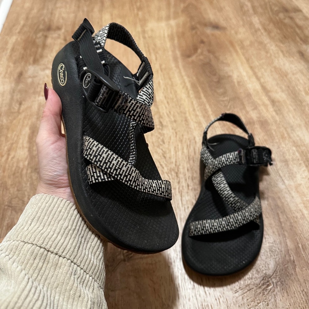 Chaco | Women's Z Cloud Black White Patterned Strappy Sport Sandals, Size 6